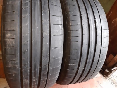 Шини на авто в хорошому стані Pirelli Pzero  шириною 235 висотою 45 радіусом R 18 низькі ціни