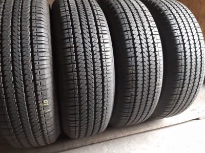 Шини на авто в хорошому стані Bridgestone Dueller H/T 684  шириною 205 висотою 70 радіусом R 15 низькі ціни