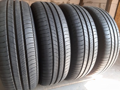 Уживані шини з Європи Michelin Energy Saver 205/65 R 16 Шини на авто в хорошому стані Michelin Energy Saver шириною 205 висотою 65 радіусом R 16 низькі ціни