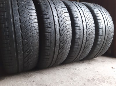 Уживані шини з Європи Michelin Pilot Alpin PA 4 235/50 R 17 Шини на авто в хорошому стані Michelin Pilot Alpin PA 4 шириною 235 висотою 50 радіусом R 17 низькі ціни