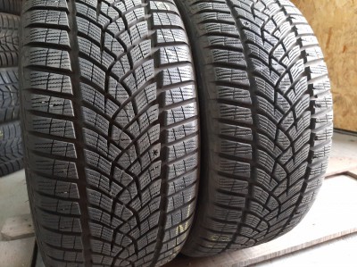 Уживані шини з Європи GoodYear Ultra Grip 225/40 R 18 Шини на авто в хорошому стані GoodYear Ultra Grip шириною 225 висотою 40 радіусом R 18 низькі ціни