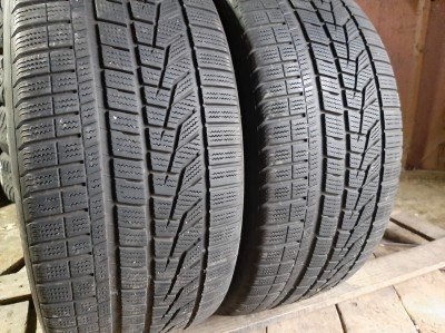 Уживані шини з Європи Hankook Winter i*cept evo2 255/45 R 19 Шини на авто в хорошому стані Hankook Winter i*cept evo2 шириною 255 висотою 45 радіусом R 19 низькі ціни
