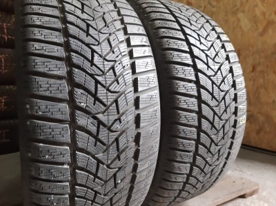 Уживані шини з Європи Dunlop WinterSport 5 245/40 R 19 Шини на авто в хорошому стані Dunlop WinterSport 5 шириною 245 висотою 40 радіусом R 19 низькі ціни