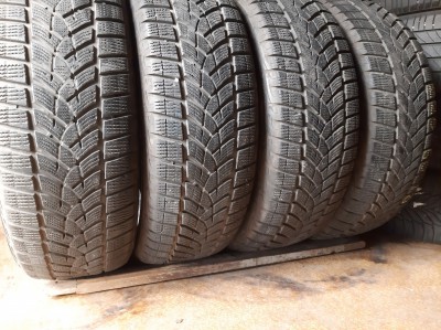 Шини на авто в хорошому стані GoodYear UltraGripPerformance     .   . . шириною 225 висотою 60 радіусом R 18 низькі ціни