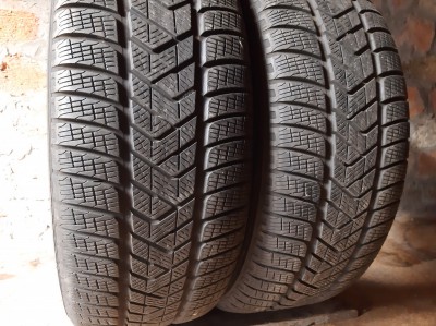 Уживані шини з Європи Pirelli Scorpion Winter 235/60 R 18 Шини на авто в хорошому стані Pirelli Scorpion Winter шириною 235 висотою 60 радіусом R 18 низькі ціни