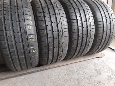 Шини на авто в хорошому стані Pirelli Pzero  шириною 255 висотою 40 радіусом R 19 низькі ціни