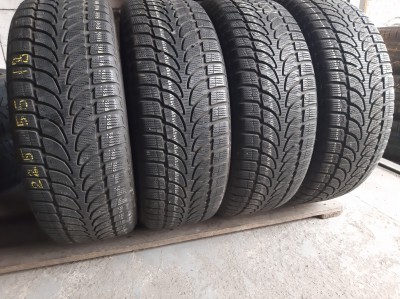 Шини на авто в хорошому стані Bridgestone BlizzakLM-80EVO шириною 225 висотою 55 радіусом R 18 низькі ціни