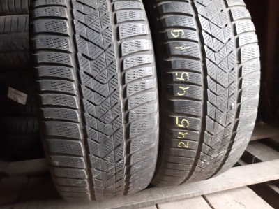 Уживані шини з Європи Pirelli Sottozero 3 245/45 R 19 Шини на авто в хорошому стані Pirelli Sottozero 3 шириною 245 висотою 45 радіусом R 19 низькі ціни