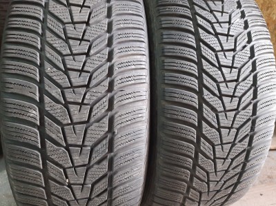Уживані шини з Європи Hankook Winter I Cept Evo 3* . 235/45 R 19 Шини на авто в хорошому стані Hankook Winter I Cept Evo 3* . шириною 235 висотою 45 радіусом R 19 низькі ціни
