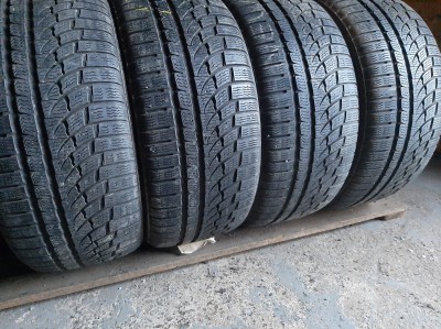 Уживані шини з Європи Nokian WD A4 . . 235/40 R 18 Шини на авто в хорошому стані Nokian WD A4 . . шириною 235 висотою 40 радіусом R 18 низькі ціни