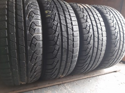 Уживані шини з Європи Pirelli Sottozero Winter 240 / 235/45 R 18 Шини на авто в хорошому стані Pirelli Sottozero Winter 240 / шириною 235 висотою 45 радіусом R 18 низькі ціни